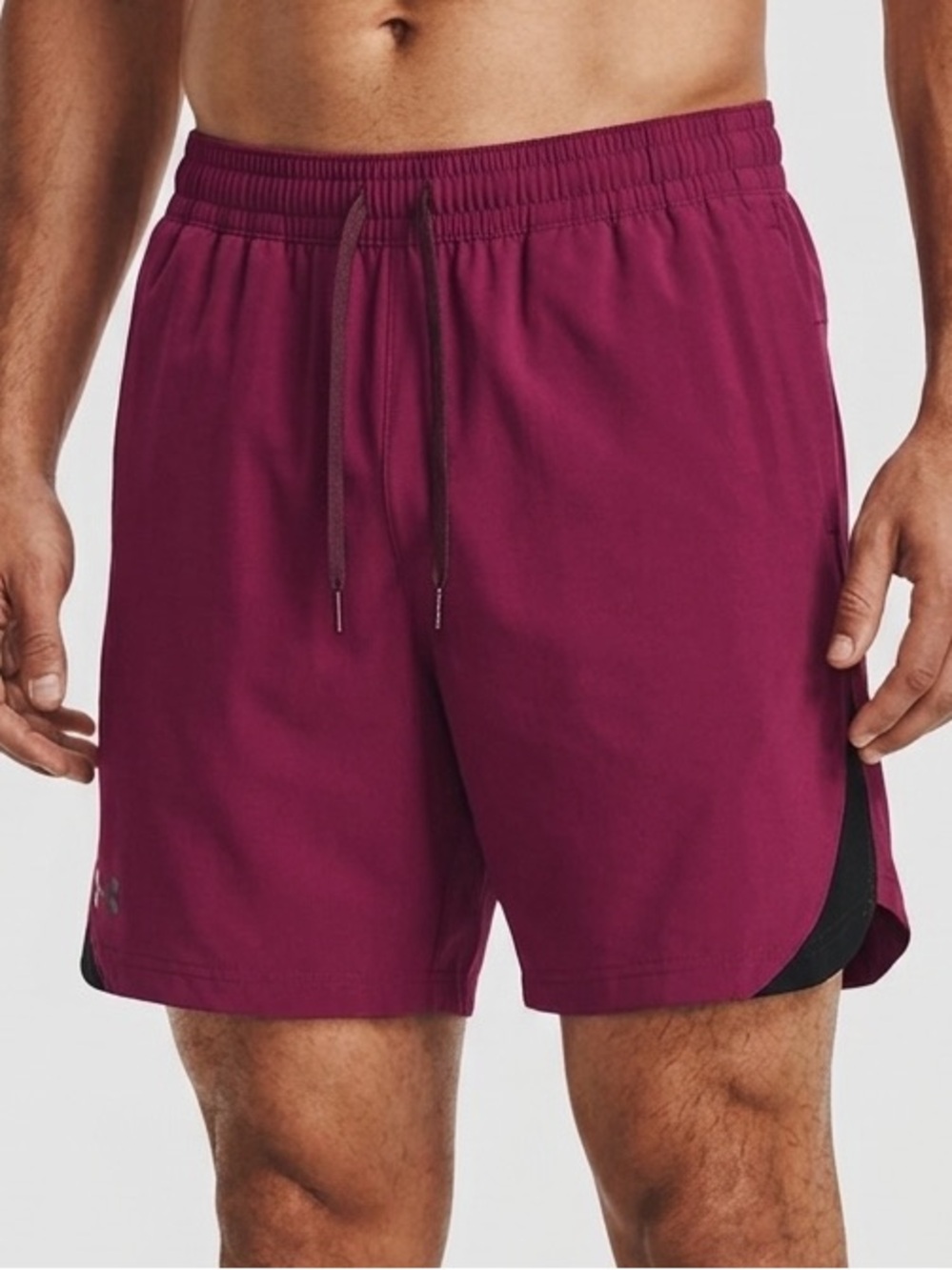 Under Armour Elevated Woven 2.0 Fitted Shorts